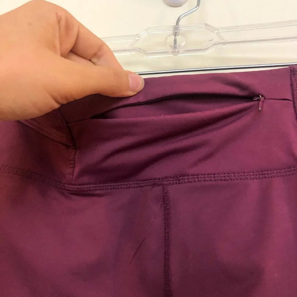 Fabletics Purple Cropped Athletic Athleisure Mid Rise Leggings Women's Large - Picture 4 of 7